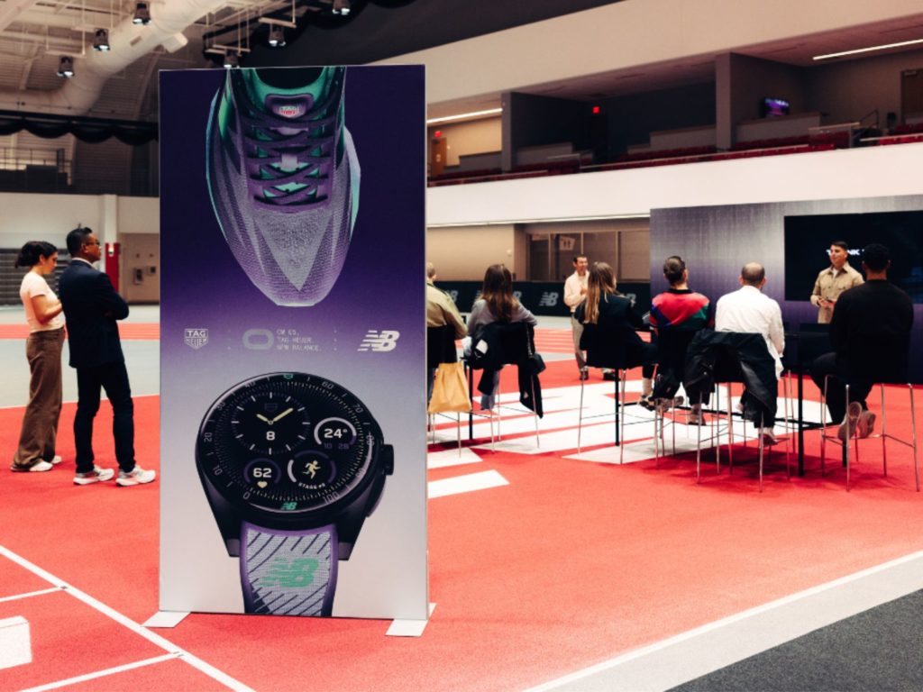 montre et chaussures collaboration tag heuer et new balance